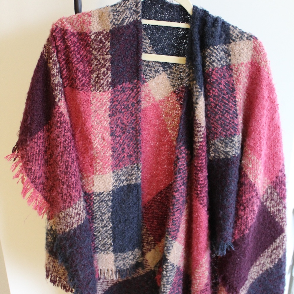 Francesca's Collection Poncho